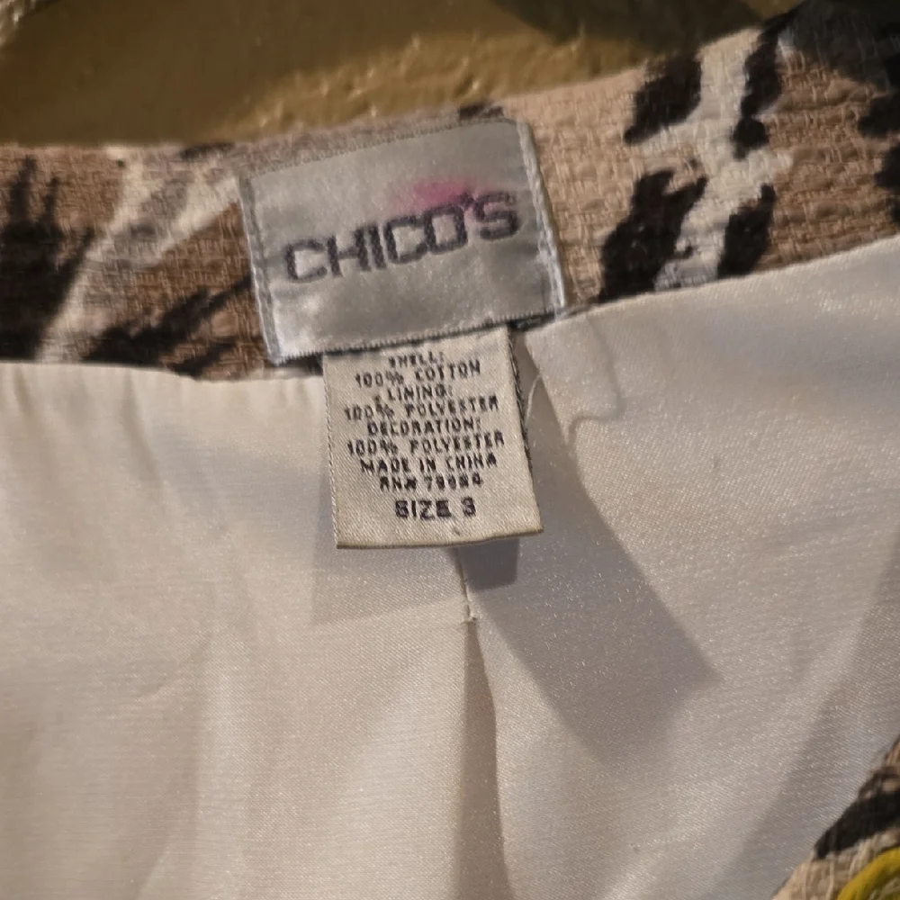 Colorful Patterned Jacket - Picture 2 of 3